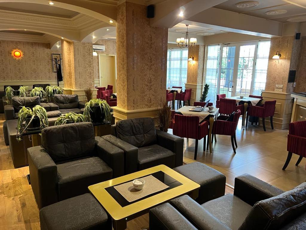 Edisem Hotel Mezez ภายนอก รูปภาพ